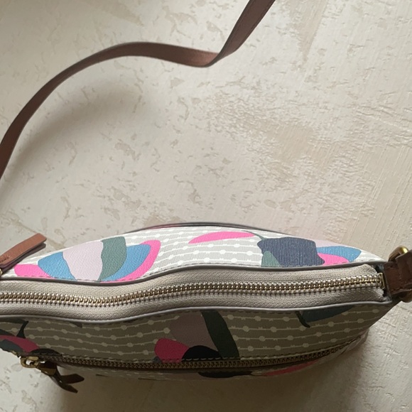 Fossil Crossbody Bag - Picture 8 of 10